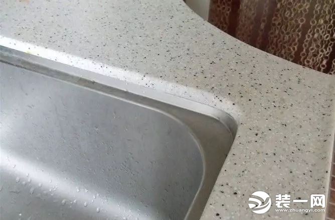 厨房台面挡水条作用有哪些?天津装修网为您解析